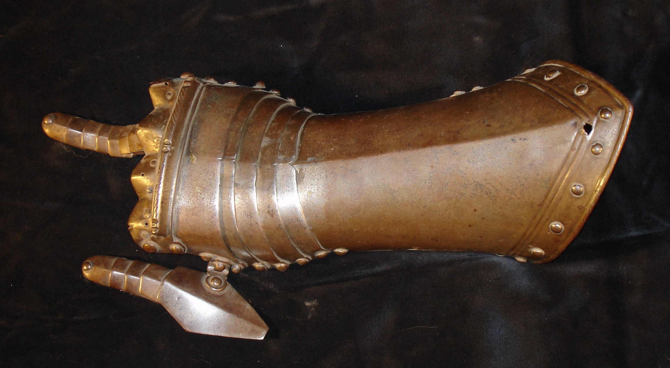 German fingered Gauntlet (possibly Brunswick)